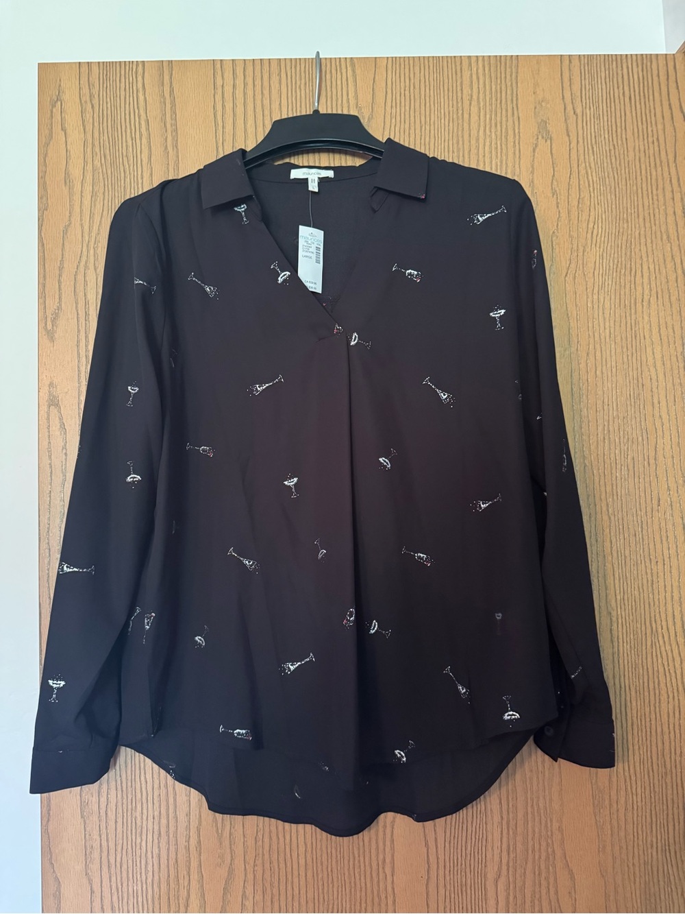 Black Blouse Champagne Design